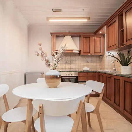 Astarte - The Pine Tree With Pool * Maherádo