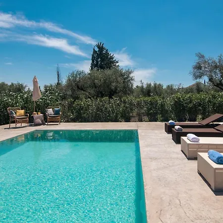 Astarte - The Pine Tree With Pool Villa Makhairádhon