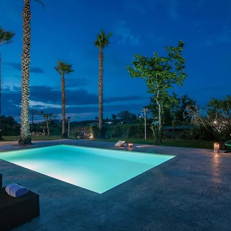 Astarte - The Pine Tree With Pool * Makhairádhon