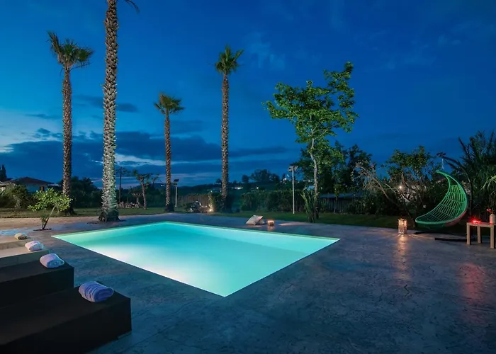 Astarte - The Pine Tree With Pool * Makhairádhon