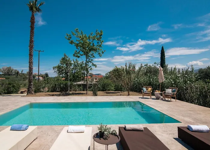 Astarte - The Pine Tree With Pool 빌라